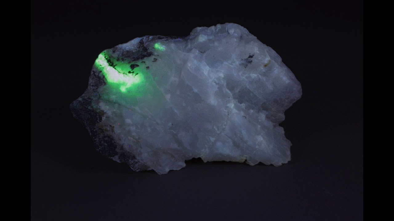 Mineral fluorescence gypsum YouTube