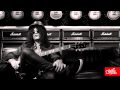 Slash: At Guitar Center, Fat Strings and Simple Effects