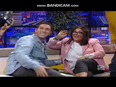 ნოდარიკო ხუციშვილმა და სანდრო კაკულიამ ერთმანეთს პირდაპირ ეთერში აკოცეს - ვიდეო