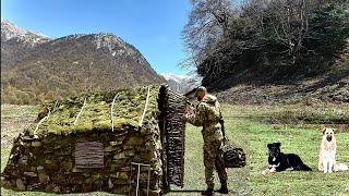 3 Days solo survival camping In rain  Building warm bushcraft shelters with fireplace