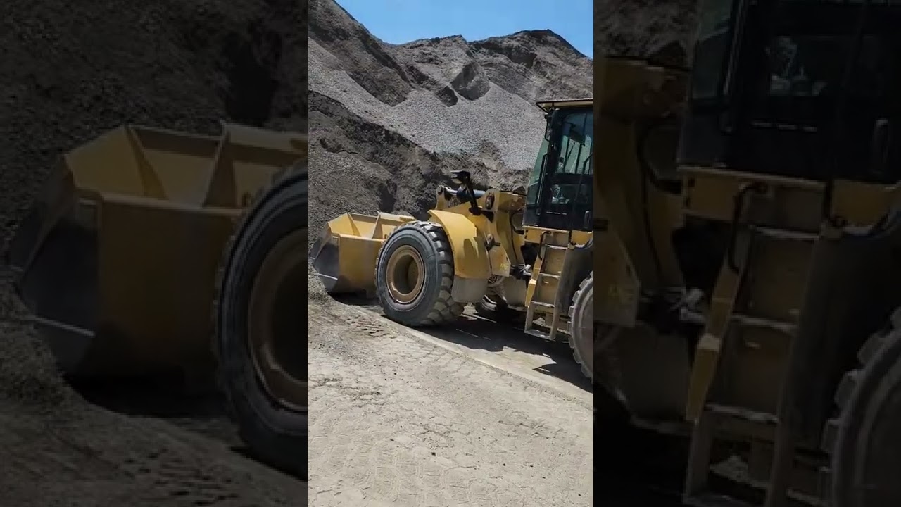 Loader vs stockpile CAT 972M