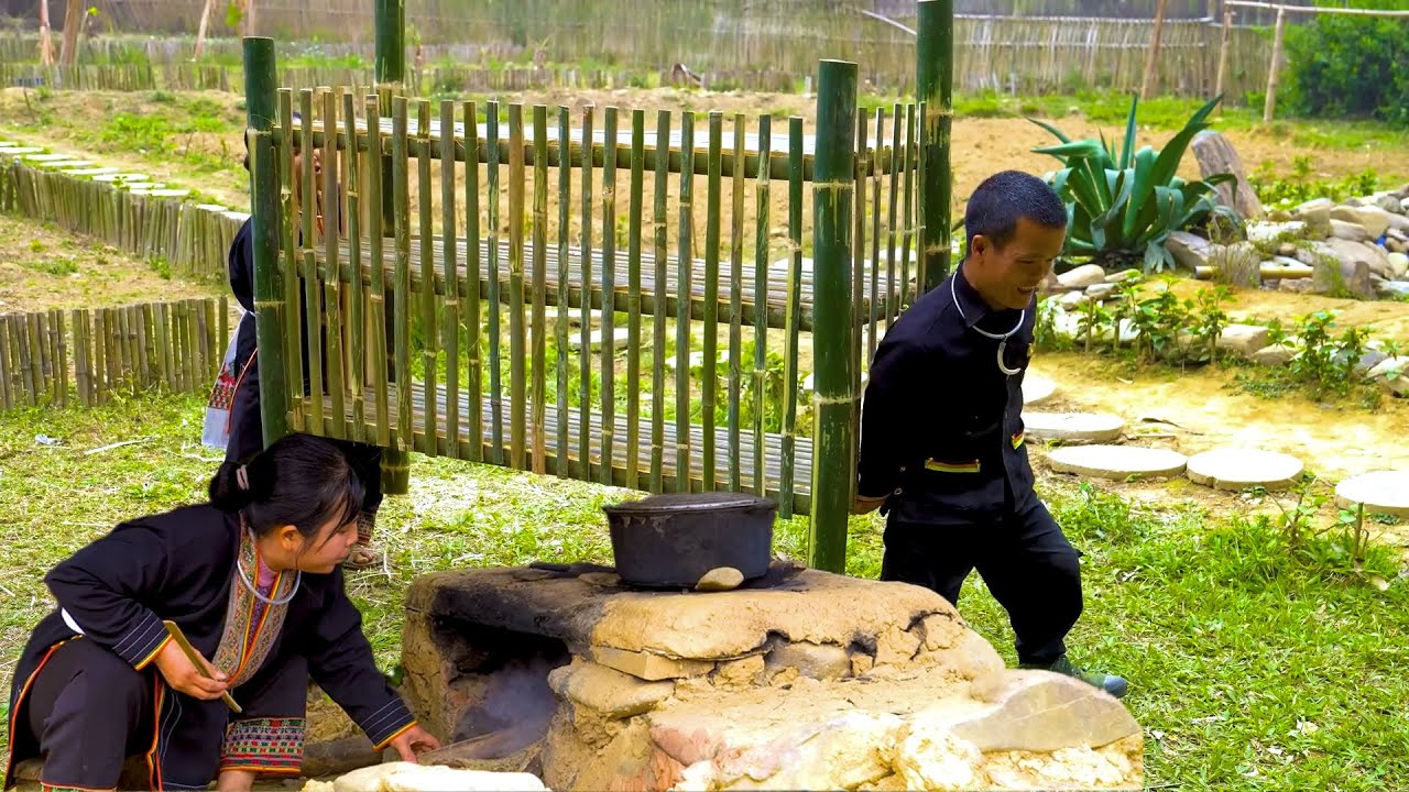 Dwarf Family’s Wild Life – Cooking, Growing Flowers, Raising Fish, and Selling Handmade Brooms