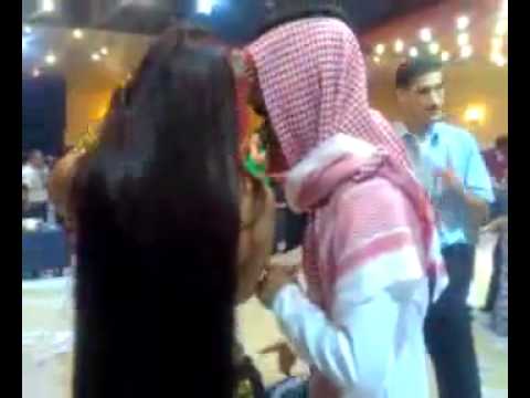سعوديين في مرقص دعارة في البحرين