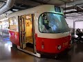 "Располовиненный" трамвай в Пражском музее.