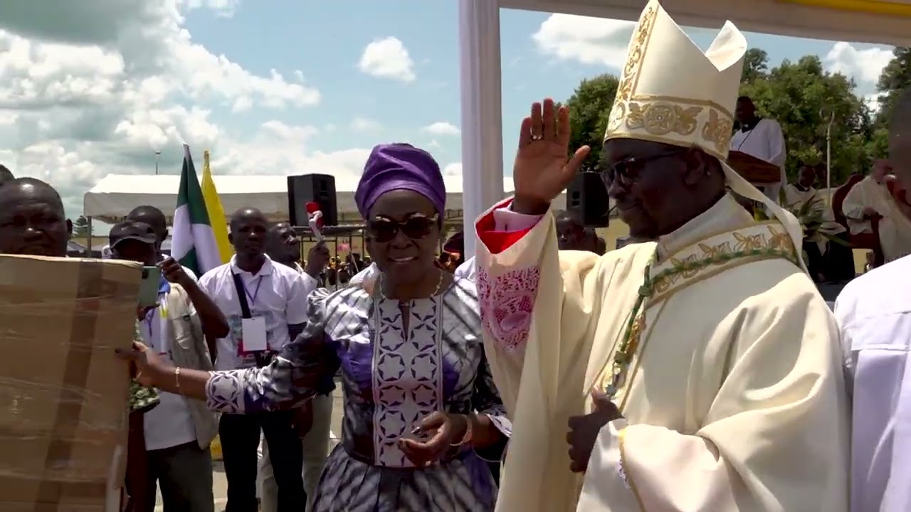 ORDINATION EPISCOPALE DE Mgr FRANÇOIS HALYDAY MBOUANGUI, évêque coadjuteur du diocèse de Nkayi