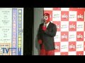 「BIG」の新CM発表イベント 高田さんそっくりの「BIGマン」