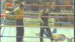 WWC: Riña Ninja Express vs. Los Invaders (1988)
