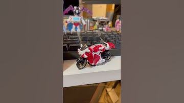 DOD 49! - Deskbot Of the Day! - Studio Series Core Class Arcee from Rise of the Beasts (short)