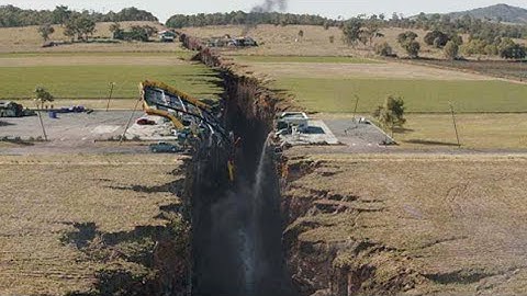 The scariest earthquake video | Have you ever experienced an earthquake?