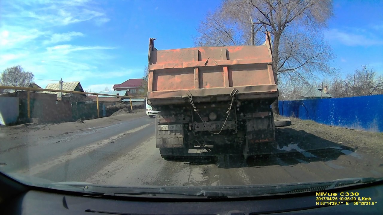 От камаза оторвалось колесо