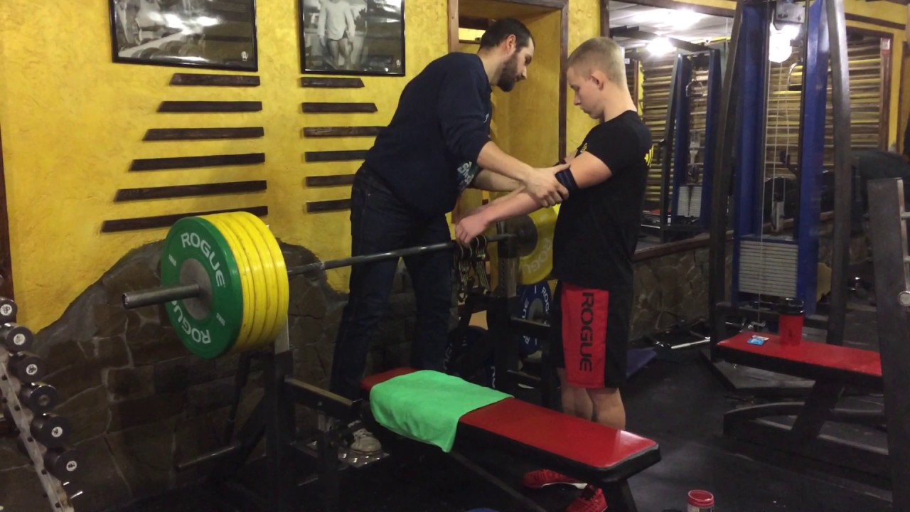 Bench press in slingshot. Powerlifting. Athlete. Ukraine.160 kg YouTube