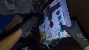 WHAT DID WE FIND ? EMPLOYEES LEFT All THIS  DUMPSTER DIVING AMERICA  !!!!