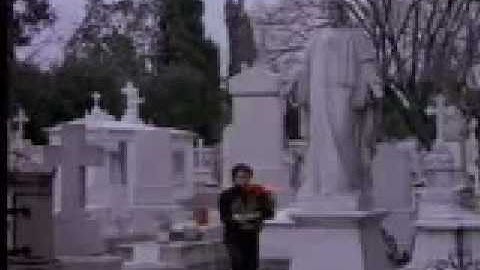 JUAN GABRIEL - TRES CLAVELES Y UN ROSAL
