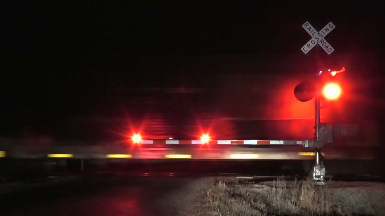 UP 8005 South in Edelstein, IL 11/13/22