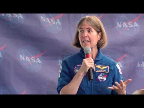 Astronaut Janice Voss talking to KSC NASATweetup a...