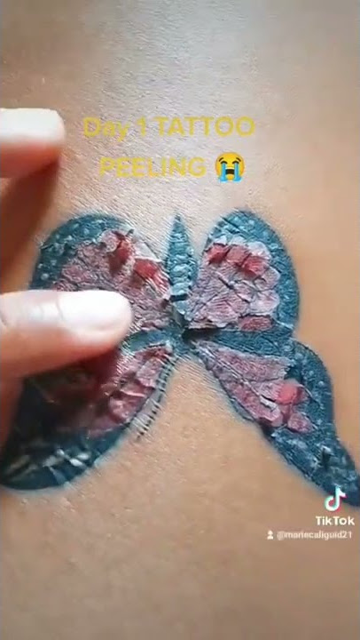 DAY 1 TATTOO PEELING PROCESS 😭🦋 #tattoopeeling #tattoo #tattoos #tattooartist #tattooart