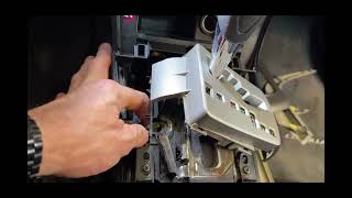 how to replace gear shifter bulb on a 2011 toyota corolla