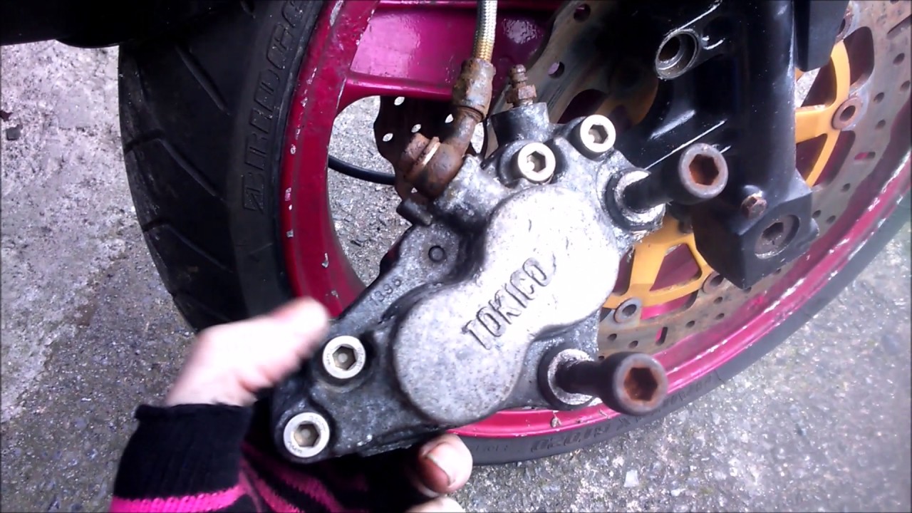 1991 Kawasaki ZZR600. sort out battery and brakes. (Pinky) - YouTube