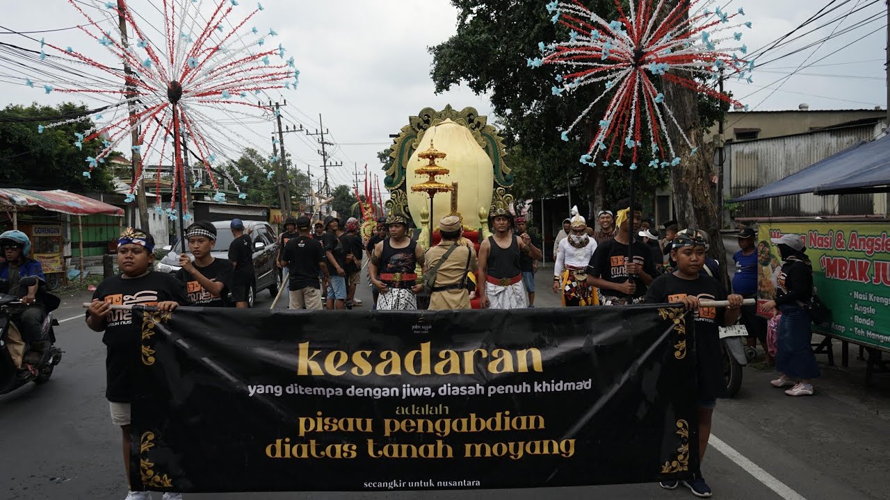 Kirab Ruwah Dusun Cangkir - Dalam Rangka Memperingati Sedekah Bumi Dusun Cangkir 