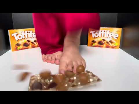 Toffifee tasting 🤭 Did you tried this treat? #toffifee #smashed #asmr #wtf #candies #caramel #nuts