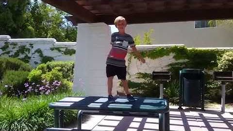 Oliver does the Fastest Floss