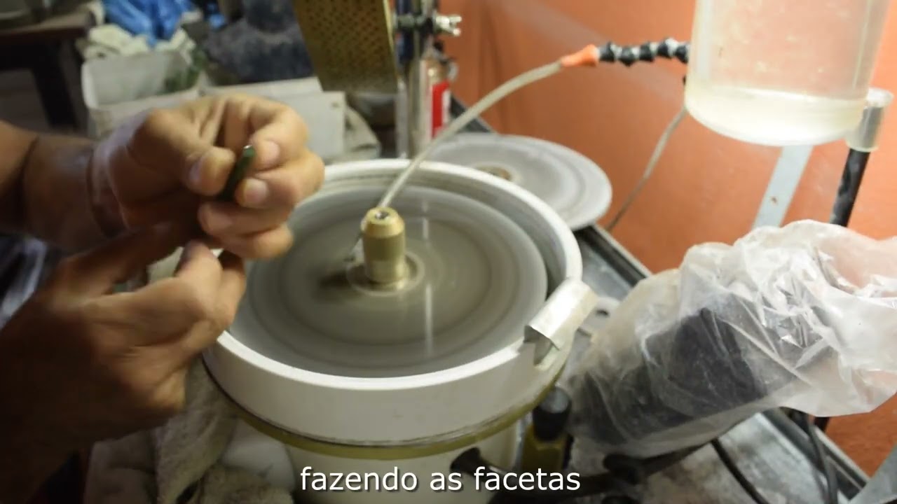Aqui mostra a lapidação de algumas turmalinas
