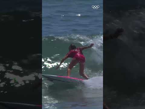 Any surfing fans over here? ????????‍♀️ Carissa Moore's performance at Tokyo 2020 ????