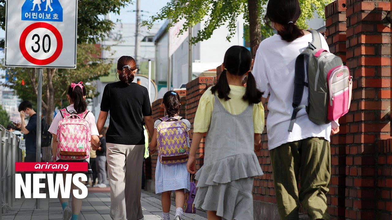 Students return to school for 2nd semester amid COVID-19 surges - YouTube