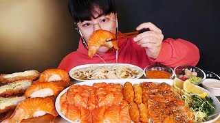 Вечеринка с лососем! 🥳 Суши с лососем, сашими и соевый соус Рис с лососем и рисом Mukbang