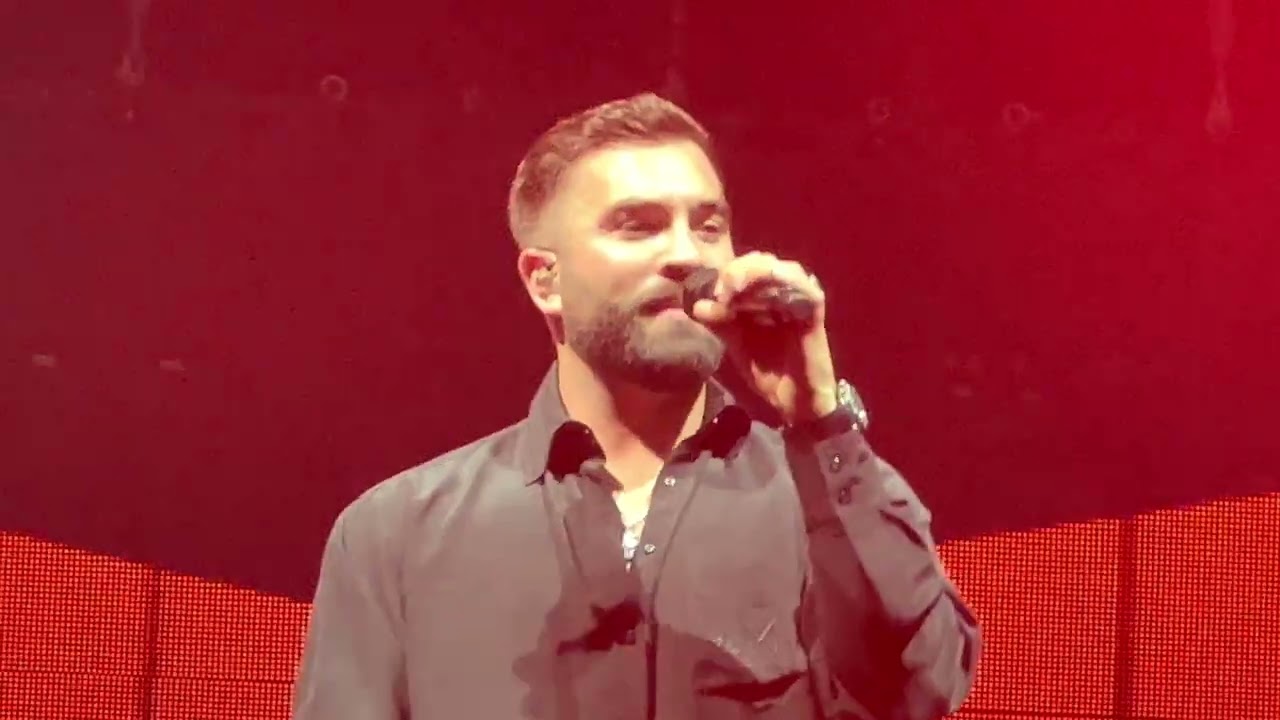 04 - La Magicienne - Kendji - Brest Arena 04.03.2022