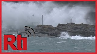 Huge waves draw spectators to Taiwan’s northern coast | Taiwan News | RTI