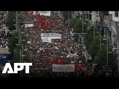 WATCH | Thousands of Far-Left Demonstrators Rally Against Far Right Near Madrid Protest Camp | APT