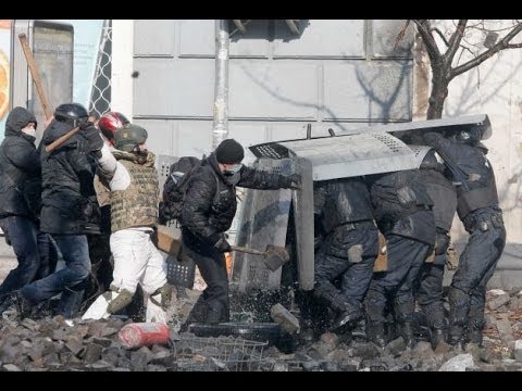 ukraine-police-try-to-recapture-center-9-killed---see-it-up-close