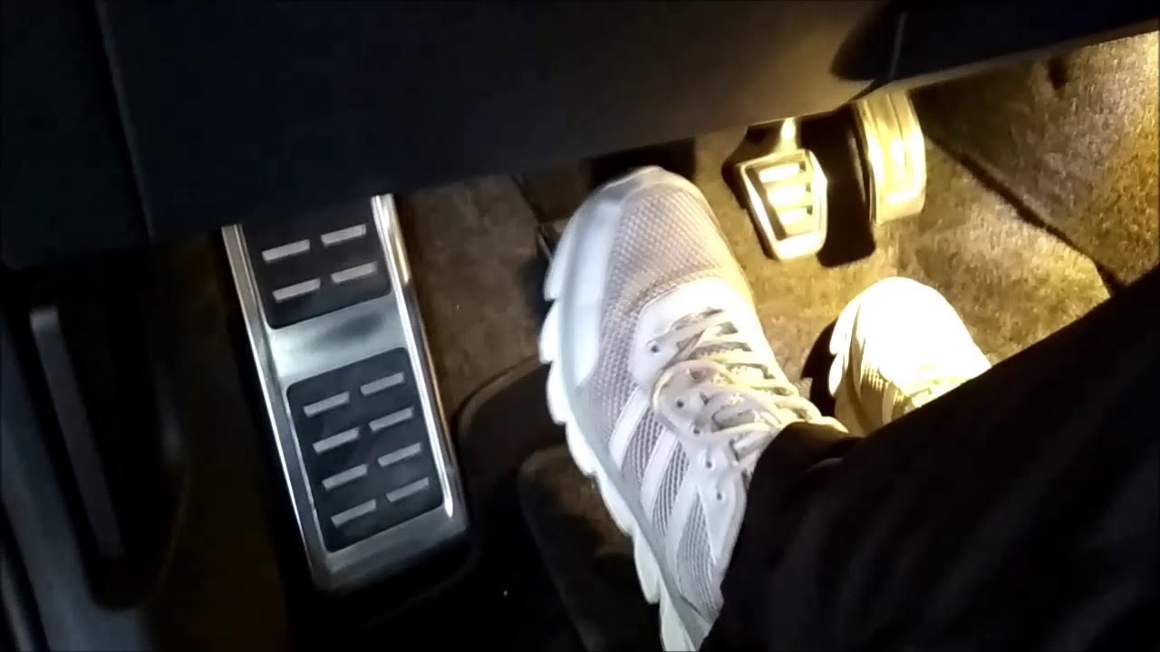 Работа цилиндра сцепления на Шкода Октавия А7 - YouTube