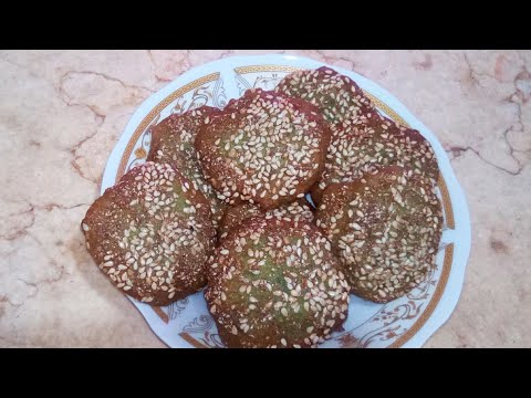طريقة عمل الطعمية الفلافل فى البيت بمكونات بسيطة ومن غير بيكنبودر والنتيجة 100