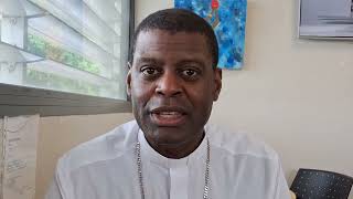 Mgr Philippe Guiougou a visité les services de l'EFS et donné son sang 