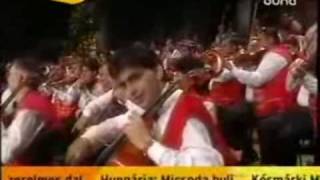 100-member Hungarian gypsy orchestra.mpg