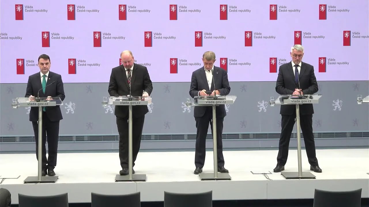 ⬜️🟥🟦 Sledujete přímý přenos tiskové konference po jednání vlády, 2. března 2026.