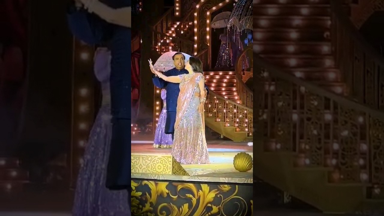 Nita Ambani & Mukesh Ambani's DANCE to 'Pyaar Hua' while Sid-Kiara cheer for them 🤩 