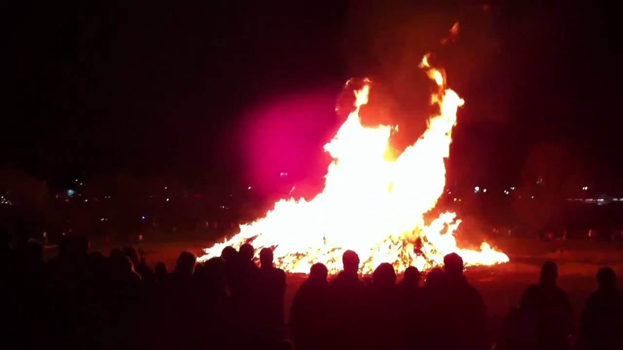 Easton Area High School Annual BonFire - YouTube