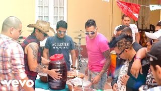 Video thumbnail of "LA FIEVRE LOOKA - AL COMPÁS DE LAS POLLERAS"