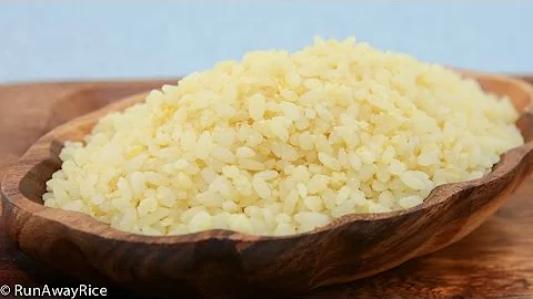 Sticky Rice Coated with Mung Bean (Xoi Vo)