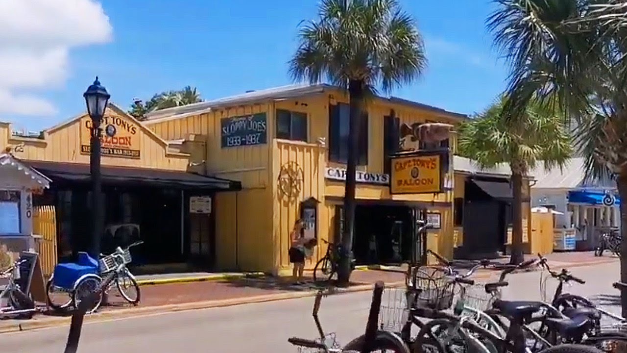 ⭕️ Key West LIVE from the Bar - Captain Tony's on Hump Day🎵 - YouTube