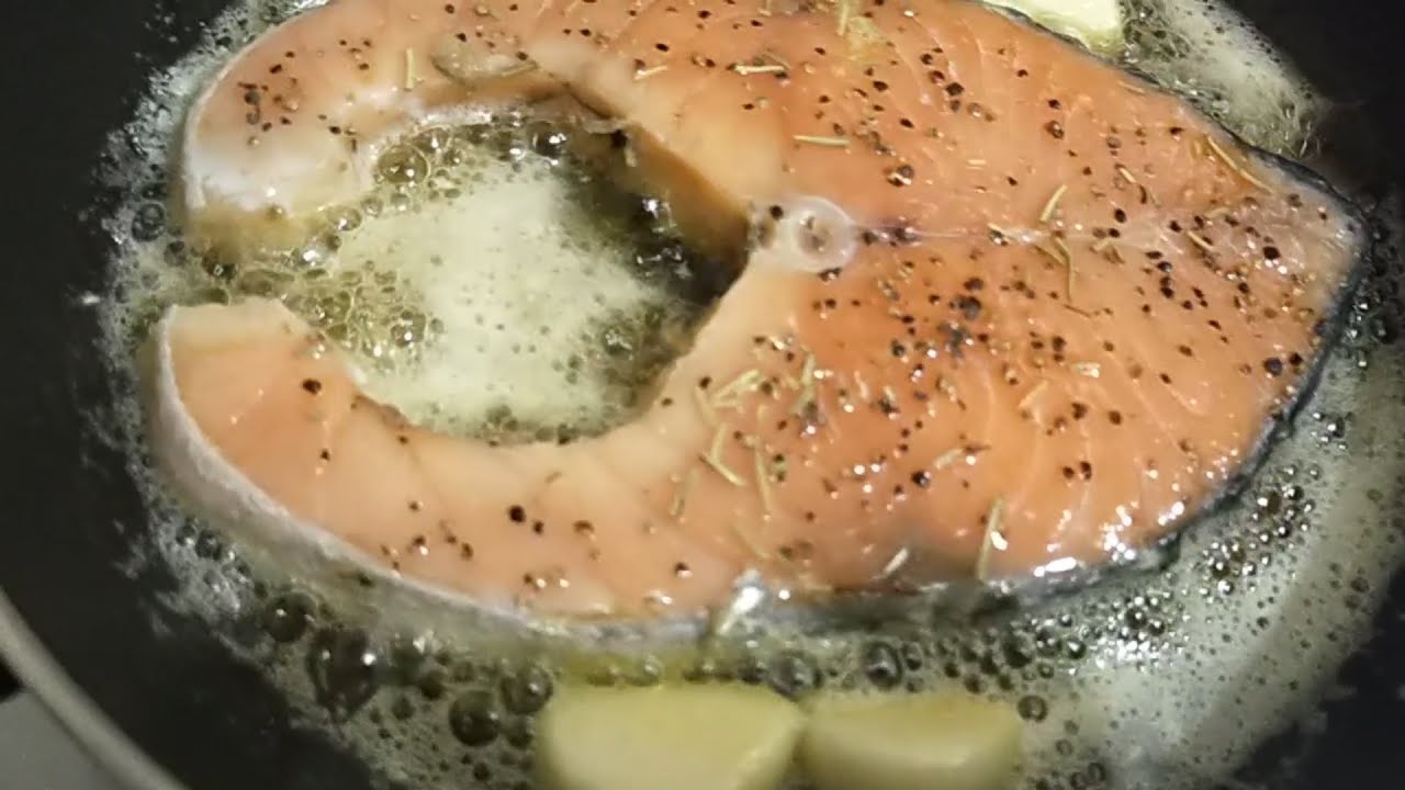Quick and Easy Pan Fry Salmon with Garlic and Dried Rosemary Mommy