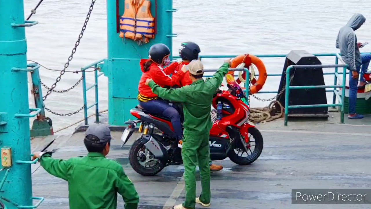 Cận cảnh bến phà Cát Lái ngày cuối tuần xe đông nghẹt@tintucnhontrach