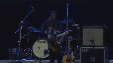 Thumbnail of Me Siento Mucho Mejor - Turf (Charly García) - Movistar Free Music 2014