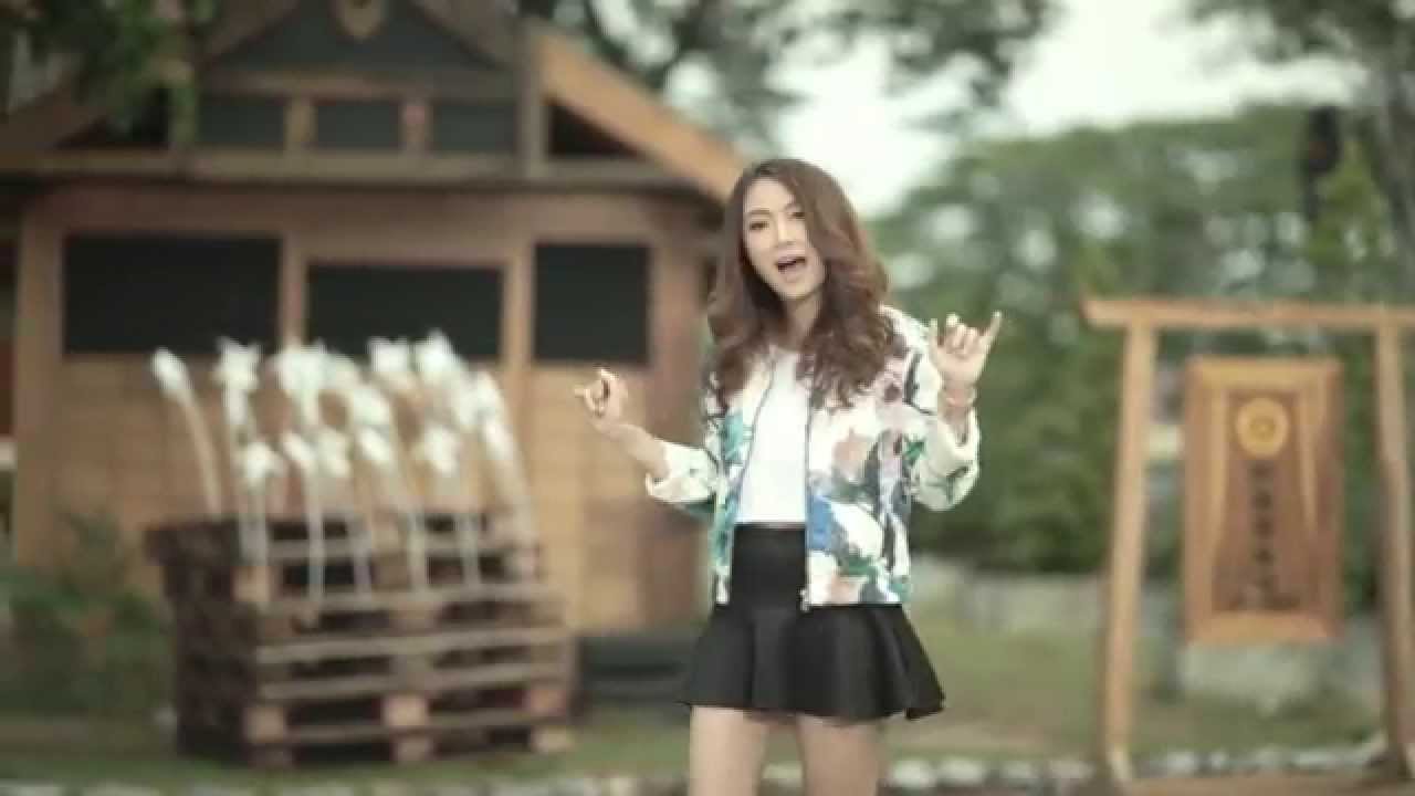 ปกเพลง ห่างไกล ใกล้กัน — AON LUCKKANA