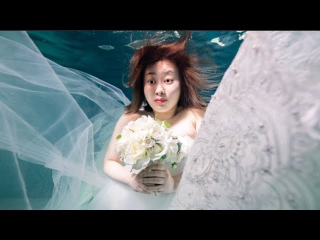 人生初のウエディングドレスを水中で着てみたらヤバすぎた Youtube 人生初のウエディングドレスを水中で着てみたらヤバすぎた Youtube