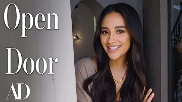 Onde a atriz Shay Mitchell mora atualmente?