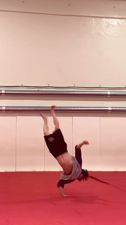 Baby triple full snapu- Shosei Iwamoto (@shosei_iwamoto) #tricking #quadfull #triplefullsnapu